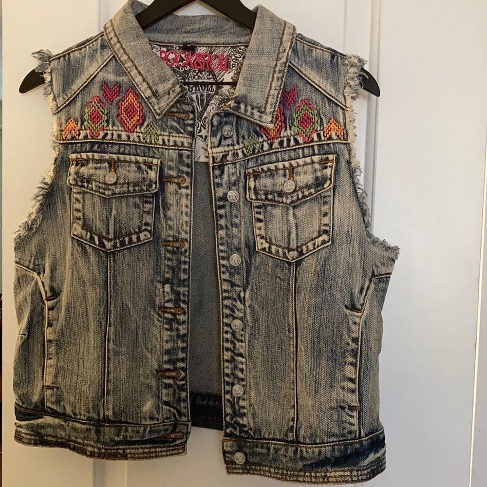 ROCK & ROLL Cowgirl Denim Embroidered Vest